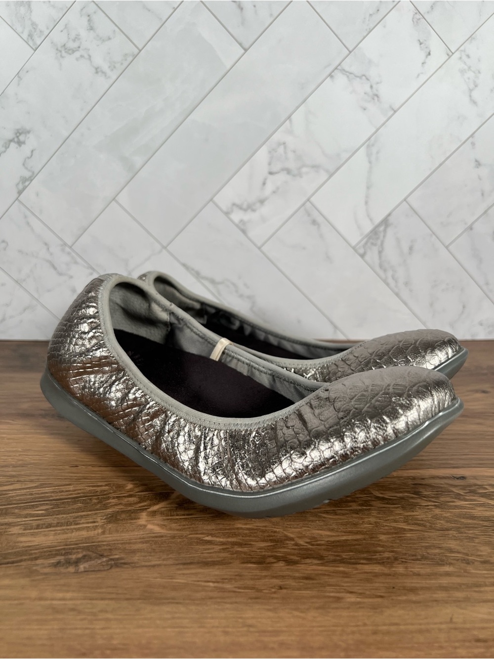 Revitalign Size 8.5 Inca Silver Pewter Leather Snake Comfort Slip On Flats Shoes